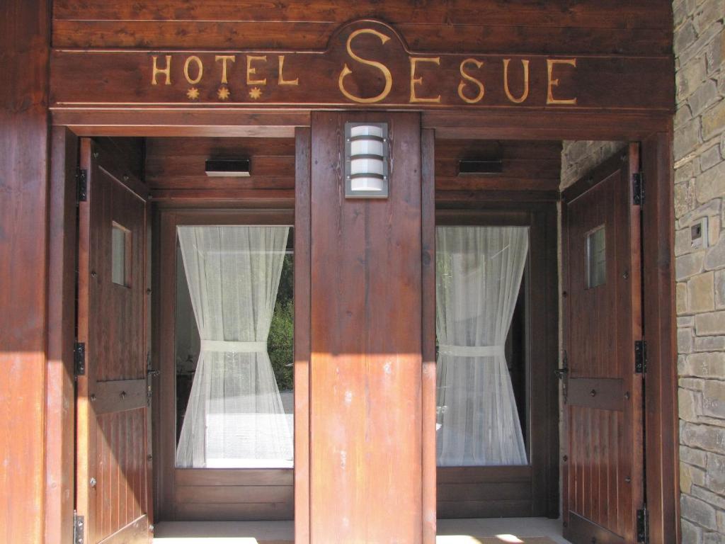 Hotel Sesue ベナスケ エクステリア 写真
